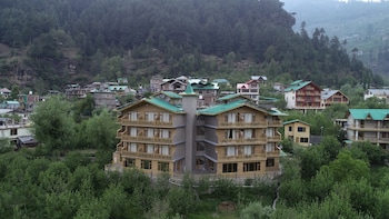 Gezellig Inn - Golden Apple,Shallin>>Manali,3 star