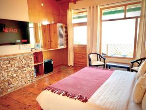 room-image