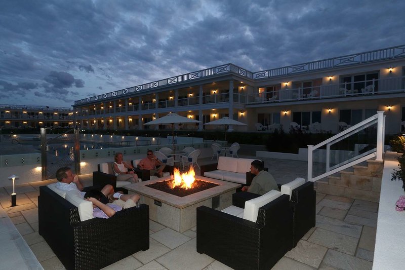 Ocean House Hotel At Bass Rocks,Gloucester>>Essex County,4 star