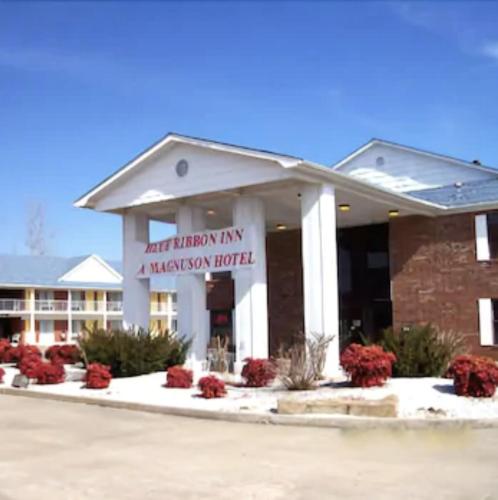 Blue Ribbon Inn And Suites,Near Jay Reynolds Park,3 star