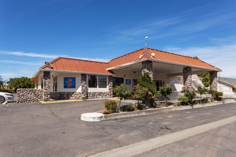 Super 8 By Wyndham Dunnigan,,2 star