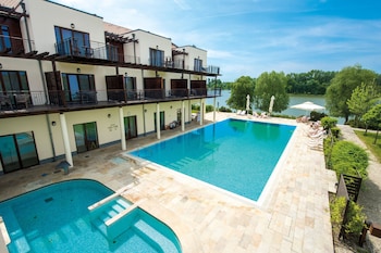 Tisza Balneum Thermal Hotel,On A Lake,4 star