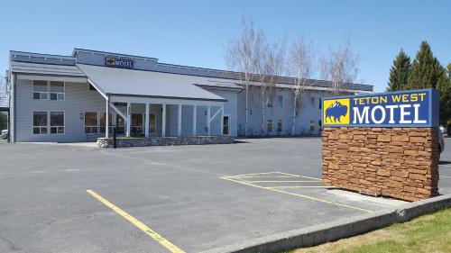 Teton West Motel,Near Teton Geotourism Center,2.5 star