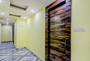 Hotel Sna Grand,Railway Station Charbagh,3 star