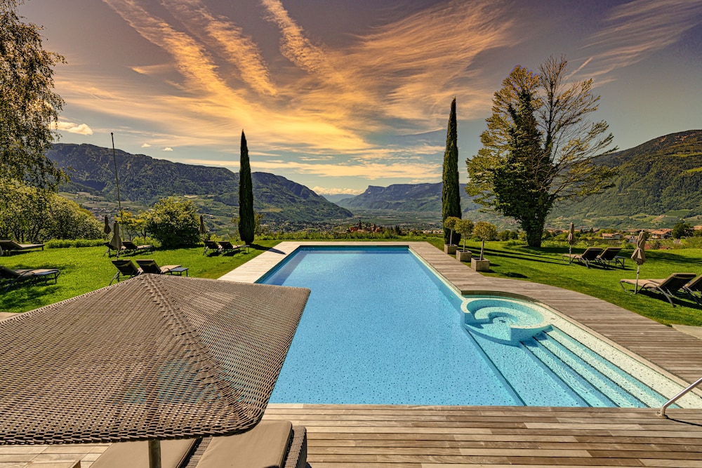 Hotel Der Kuglerhof,Caines>>Bolzano,4.5 star