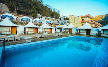 Night In Paradise,India>>Rishikesh,2 star