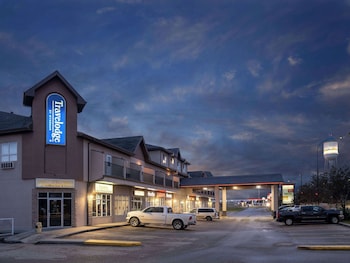 Travelodge By Wyndham Wetaskiwin,Edmonton>>Camrose,2 star