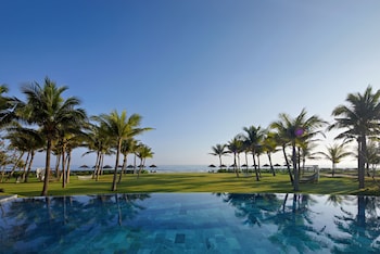Wyndham Hoi An Royal Beachfront Resort,Hoi An>>Dien Ban,4 star
