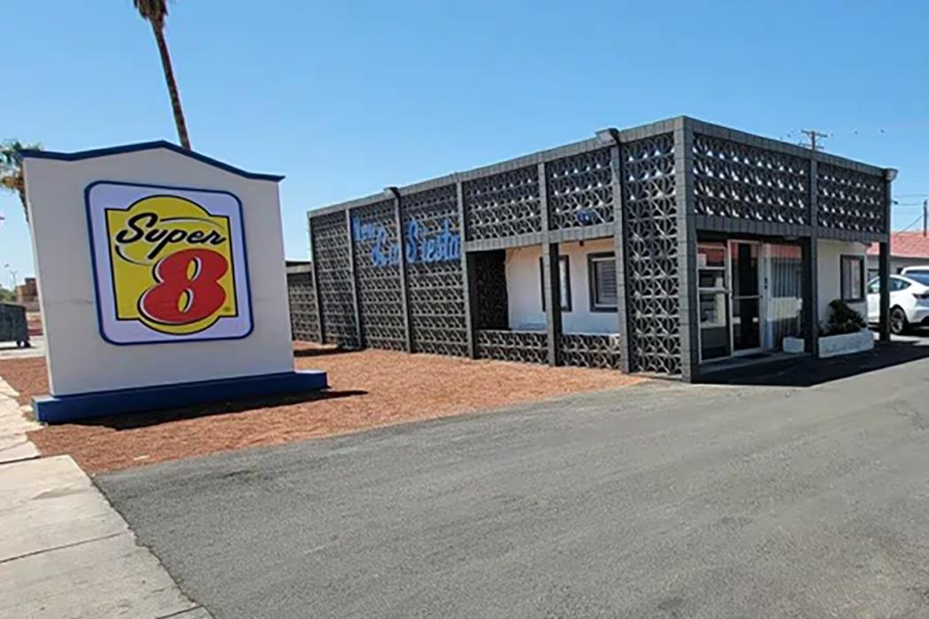 Super 8 By Wyndham El Centro North,Imperial>>El Centro,2 star