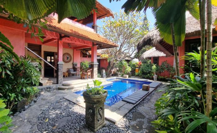 Flash Back Bungalow,Denpasar>>Bali,3 star