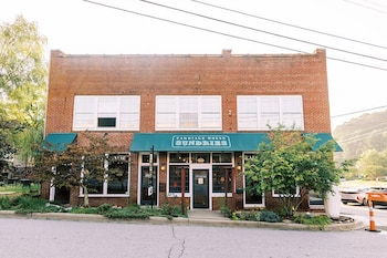 The Nuwray Hotel & Carriage House,United States Of America>>Burnsville,2 star
