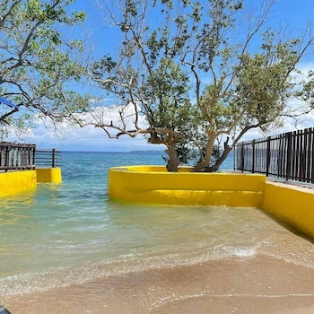 Hideaway Beach Resort,Philippines>>Calatagan,2.5 star