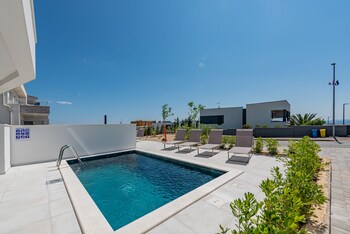 apartments twins with pools