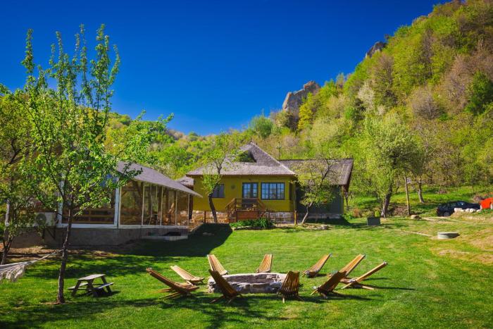 Alunis Retreat,Colti>>Aluniş,3 star