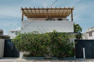 Sonsoleá Host,Luquillo>>Fajardo,2 star
