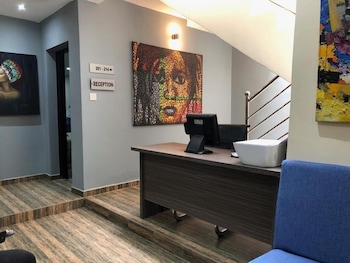 Cate House And Apartment,Nigeria>>Lagos,3 star