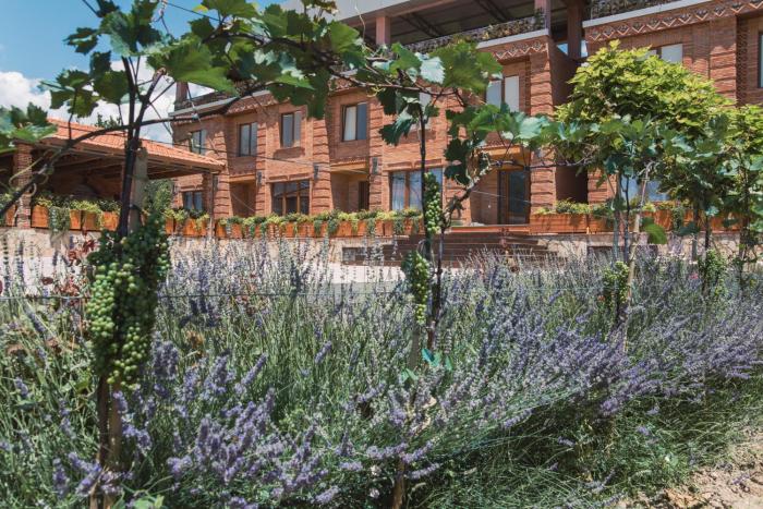 My Georgian Village,,3.5 star