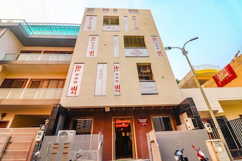 Via Be Happy,Taj Ganj,3 star