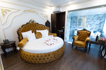 royal duong noi hotel