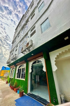Hotel The Galaxy,Udaipur>>Dabok,2.5 star