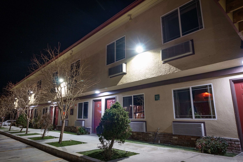 Quality Inn Bishop Near Mammoth,California>>Bishop,2.5 star