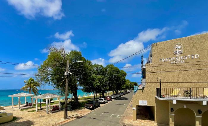 The Frederiksted Hotel,Frederiksted>>Christiansted,3 star