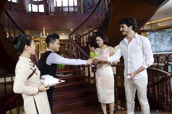 emperor cruises legacy halong