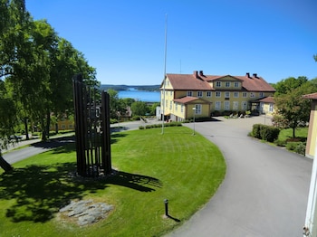 Ljungskile Folkhögskola Kurs & Konferens Vandrarhem - Hostel,Vastra Gotaland County>>Ljungskile,2 star