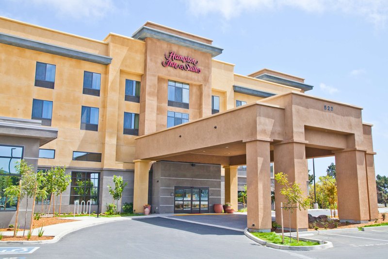 hampton inn and suites salinas