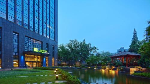 Holiday Inn Express Hangzhou Huanglong By Ihg,Hangzhou Railway Station>>Hangzhou,3 star