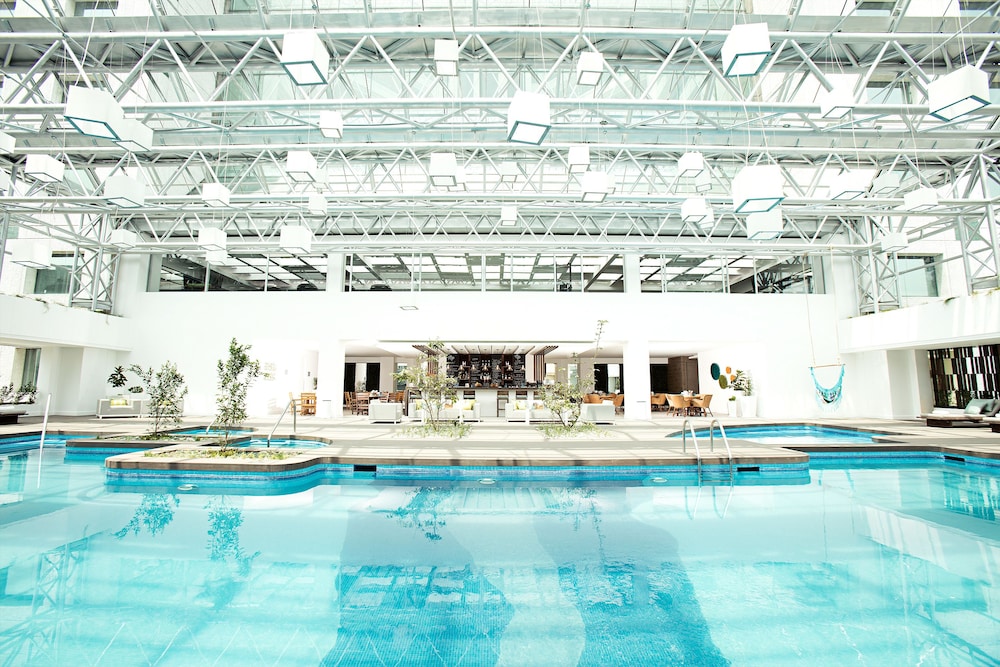 tikal futura hotel and convention center