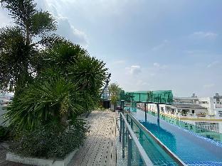 check inn phnom penh royal palace