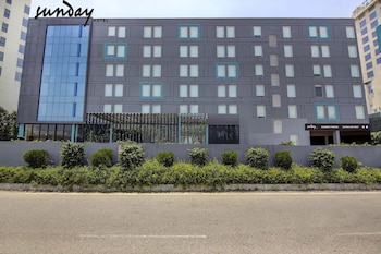 Sunday Hotel Chandigarh Zirakpur,Ambala - Chandigarh Rd,4 star