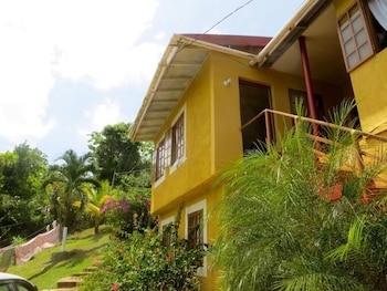 La Familia Guesthouse,Long Bay>>Jamaica,2.5 star