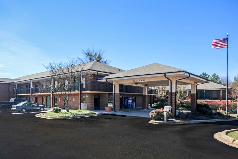 Quality Inn Clinton - Laurens I-26,Laurens>>Clinton,2.5 star