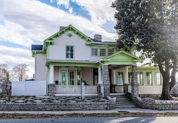 The Historic Magnolia House,North Carolina>>Greensboro,3.5 star