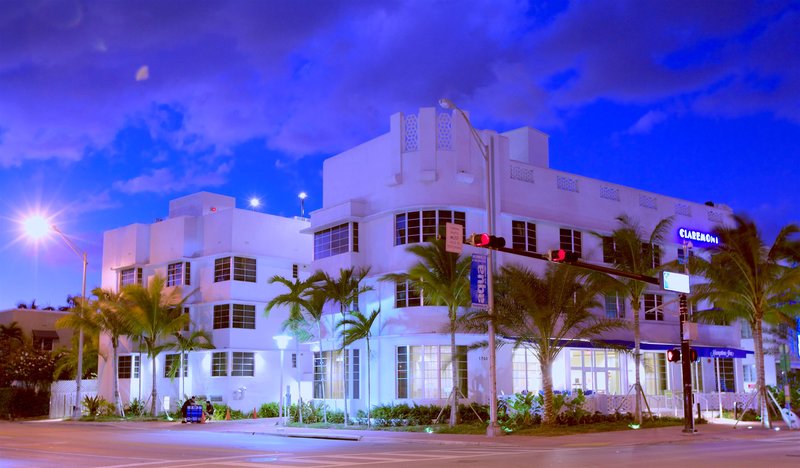 Claremont Hotel,Near Lincoln Road Mall,2 star