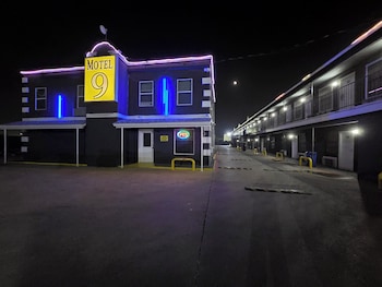 Motel 9,Webb County>>Laredo,2.5 star
