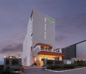 Lemon Tree Hotel Gachibowli Hyderabad,Gachibowli,4 star