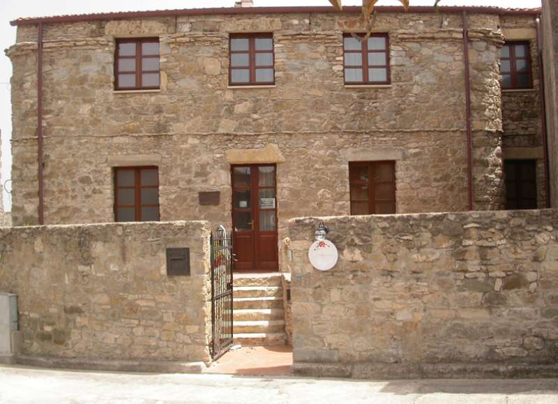 Locanda La Rosa,Lunamatrona>>Cagliari,3 star