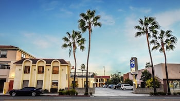 chariot inn glendale pasadena