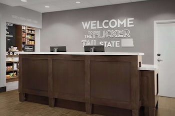 hampton inn and suites williston