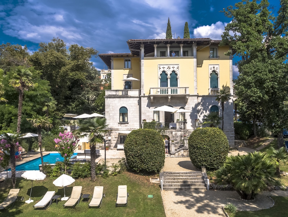 hotel villa astra