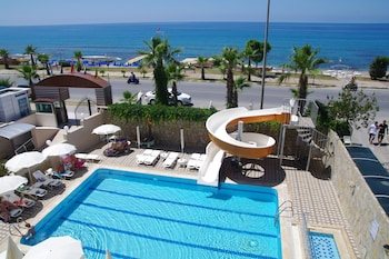 club bayar beach hotel