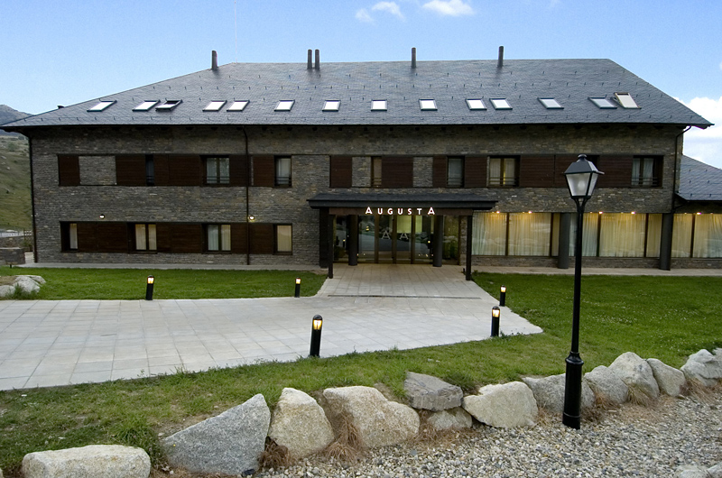 aparthotel augusta and spa