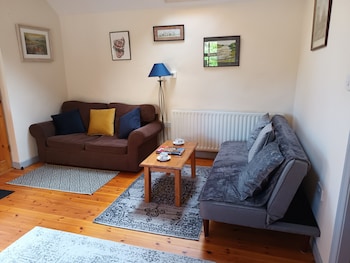 Sea View 1-Bed Cottage With Private Garden