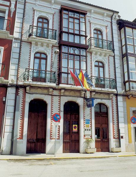 hotel puerto de llanes