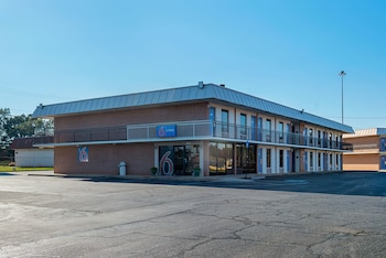 studio 6 suites perry ga
