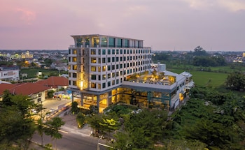 Eastern Hotel Bojonegoro,Cepu>>Bojonegoro,2.5 star