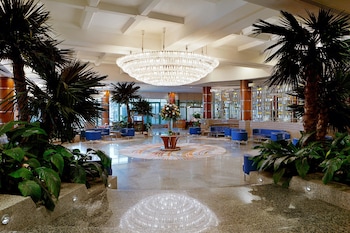 Hilton Dubai Jumeirah,Near The Beach Mall,5 star